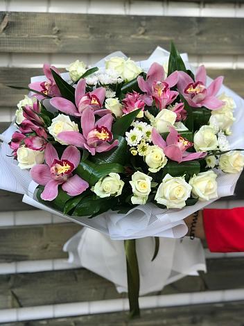 Букет цветов из: Розы и Хризантемы в Суражи