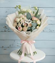 Букет цветов из:  Розы и Лизиантусы в Суражи
