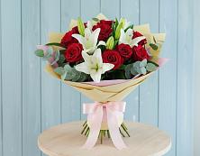 Букет цветов из:  Лилии и Розы в Суражи