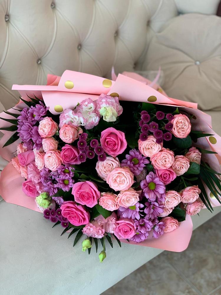 Букет цветов из: Хризантемы, Розы и Лизиантусы в Суражи