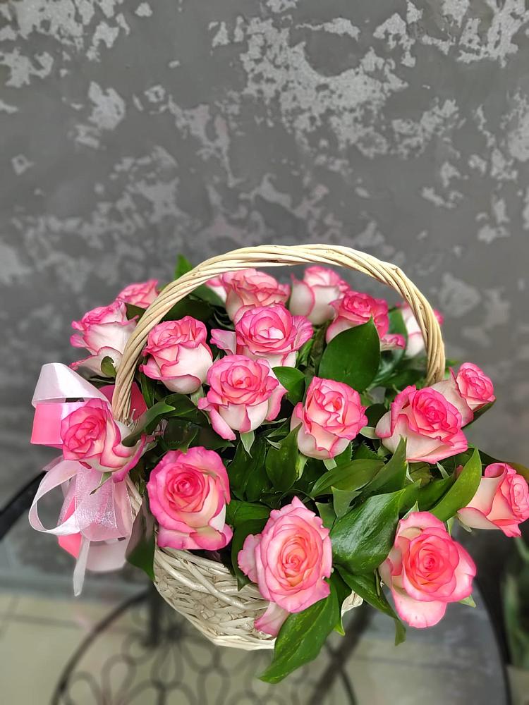 Цветочная композиция из Розы в корзине в Суражи