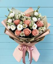 Букет цветов из:  Розы, Альстромерии и Лизиантусы в Суражи