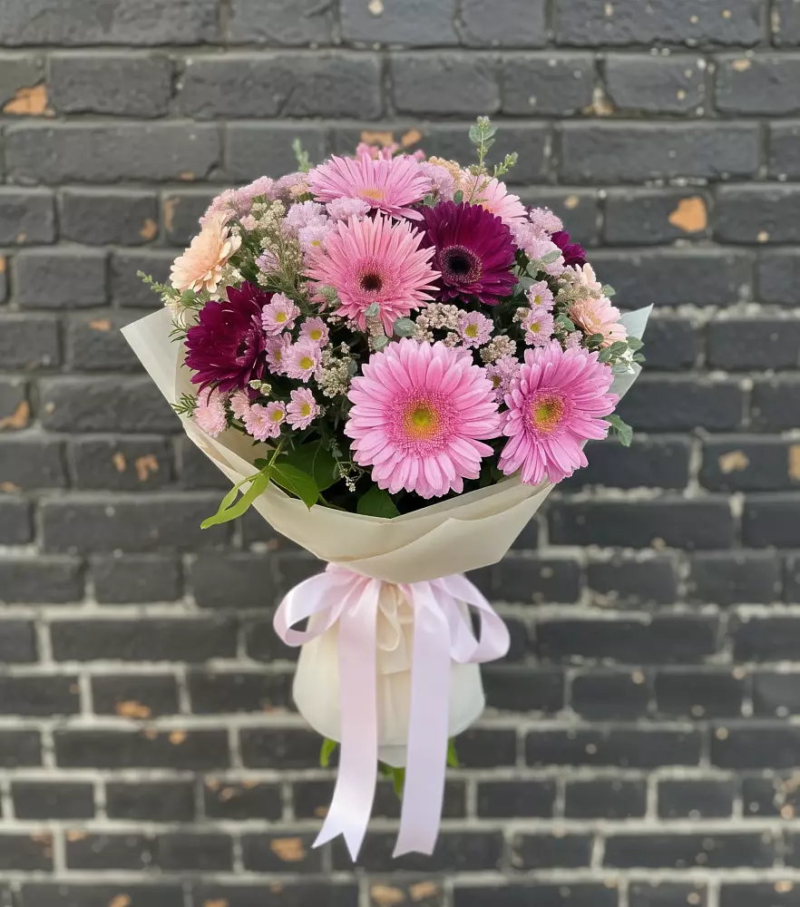 Букет цветов из: Герберы и Хризантемы в Суражи