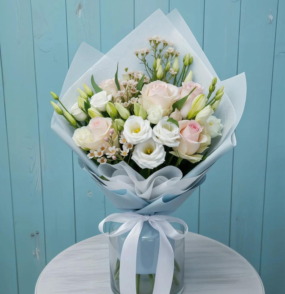 Букет цветов из: Розы и Лизиантусы в Суражи