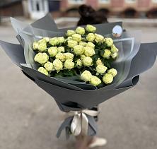 Букет Белые кустовые розы Солинеро в Суражи