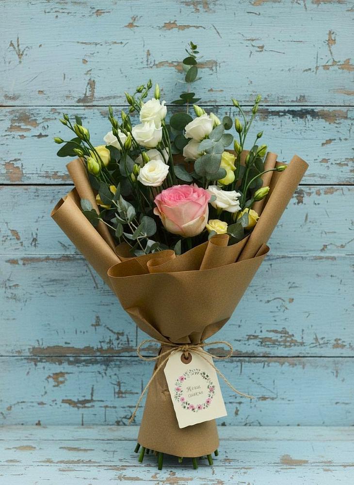 Букет цветов из: Розы и Лизиантусы в Суражи