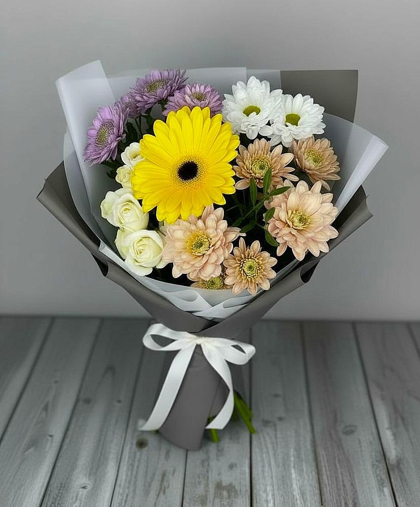Букет цветов из: Розы, Герберы и Хризантемы в Суражи