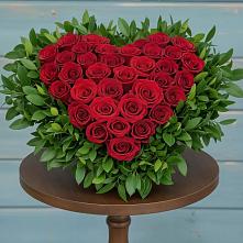 Цветочная композиция из Розы в виде сердца в Суражи