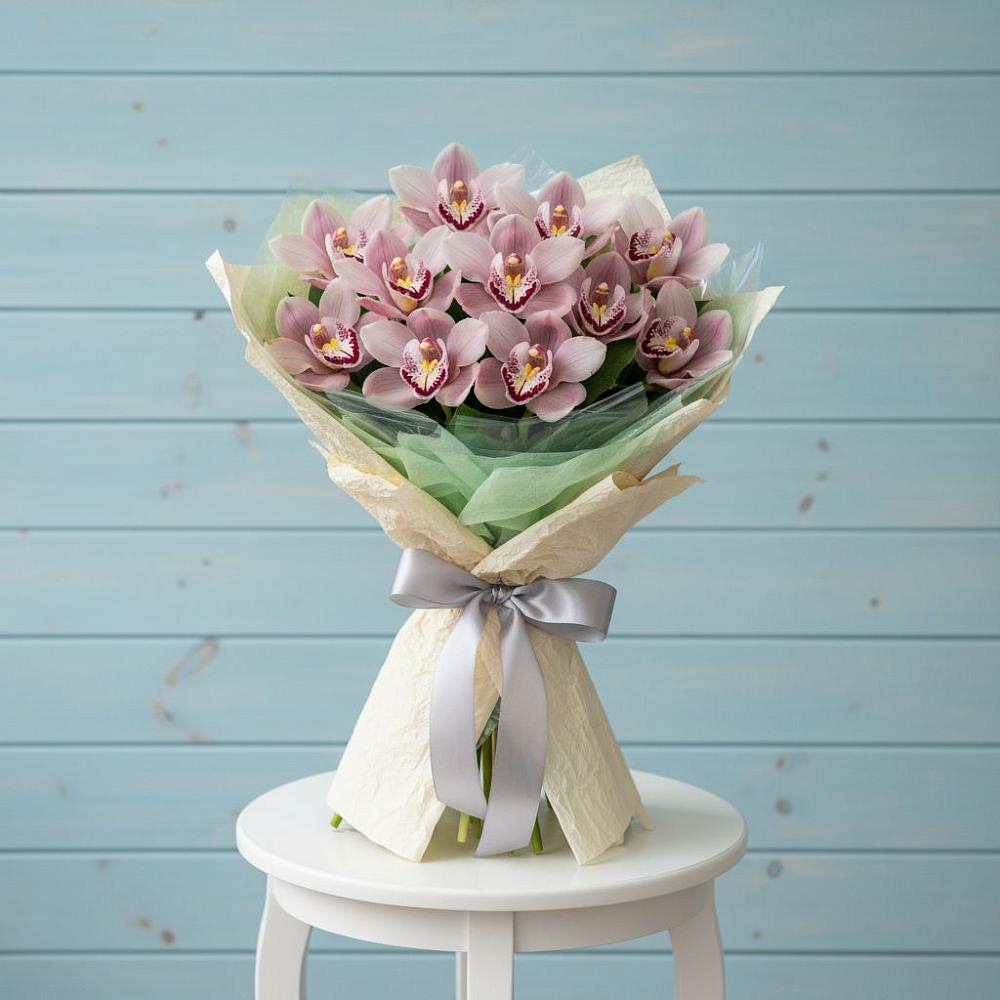 Букет цветов из: Орхидеи и Розы в Суражи