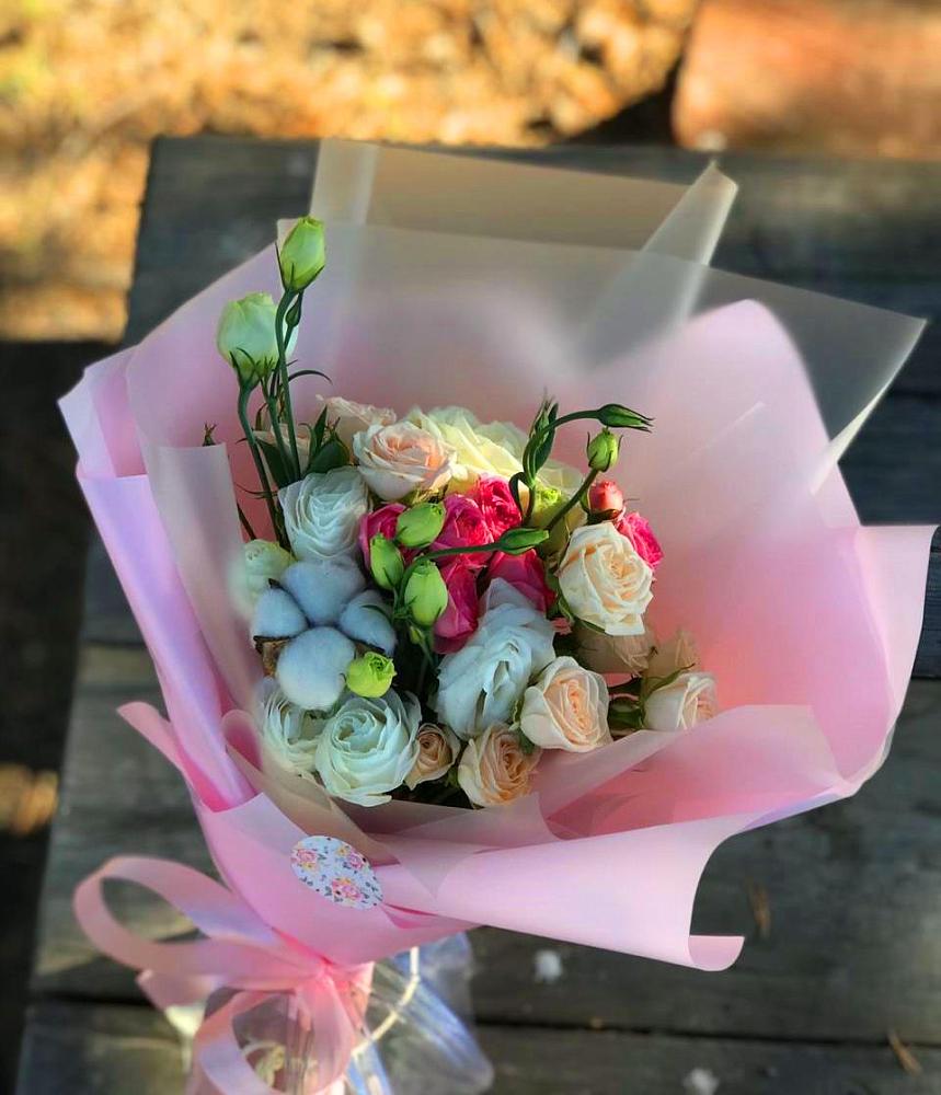 Букет цветов из: Розы и Лизиантусы в Суражи