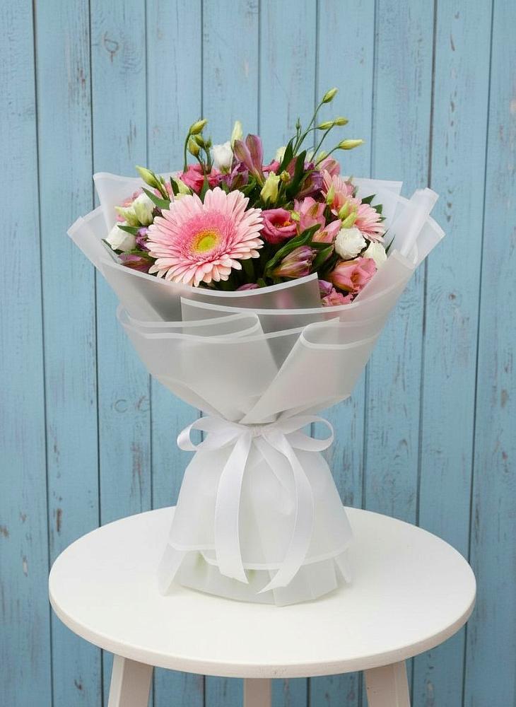 Букет цветов из: Герберы, Альстромерии и Лизиантусы в Суражи