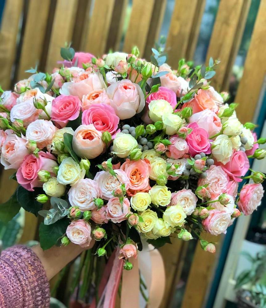 Букет цветов из: Розы в Суражи