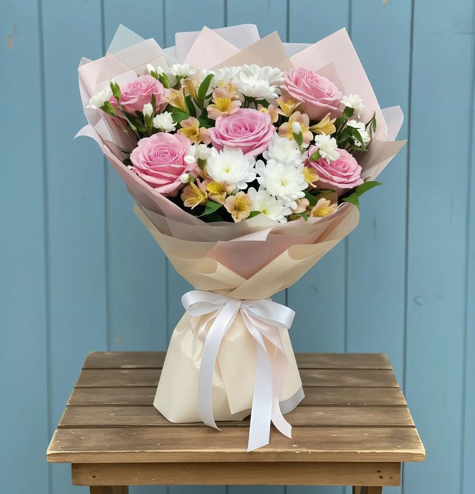 Букет цветов из: Гвоздики, Орхидеи и Розы в Суражи