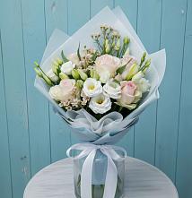 Букет цветов из:  Розы и Лизиантусы в Суражи
