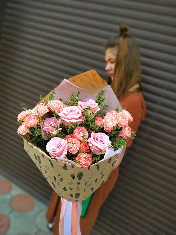Букет цветов из: Розы в Суражи