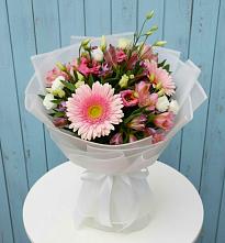 Букет цветов из:  Герберы, Альстромерии и Лизиантусы в Суражи