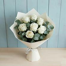 Букет Белые розы в Эвкалипте в Суражи