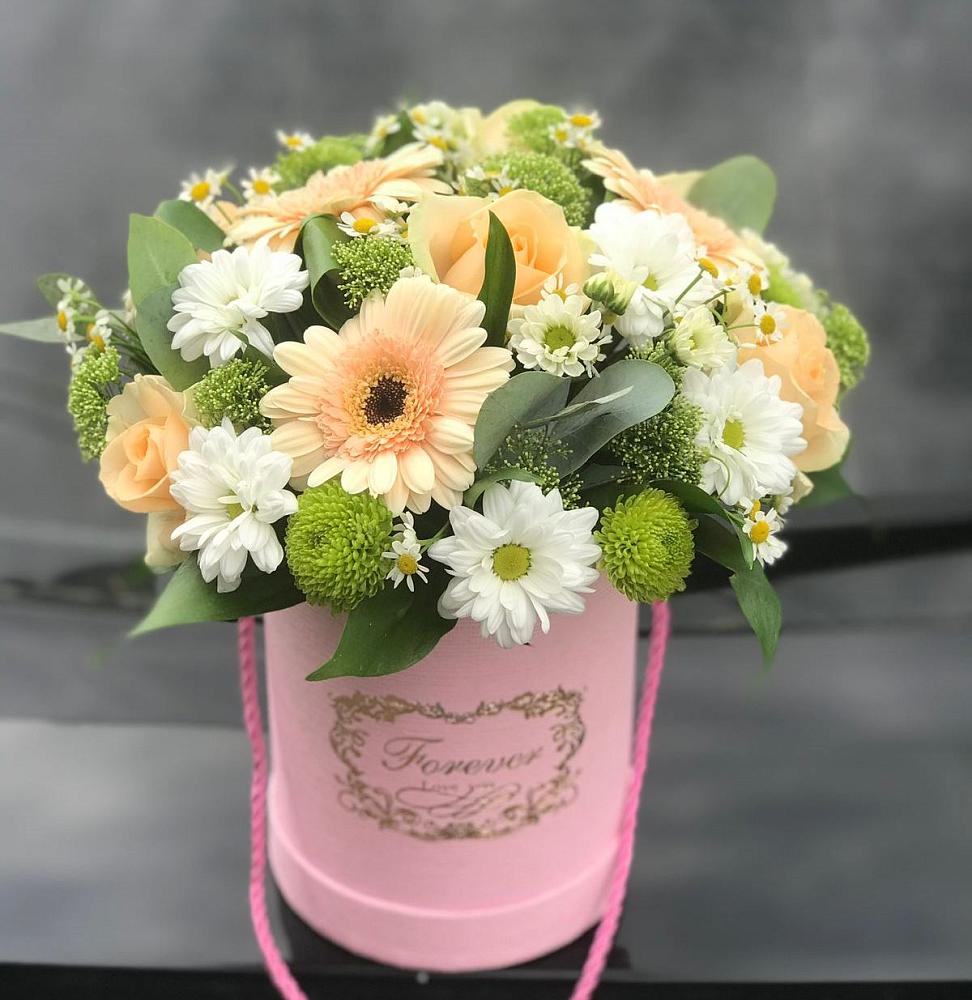 Цветочная композиция из Розы, Герберы и Хризантемы в шляпной коробке в Суражи