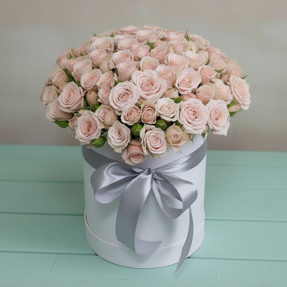 Цветочная композиция из Розы в шляпной коробке в Суражи