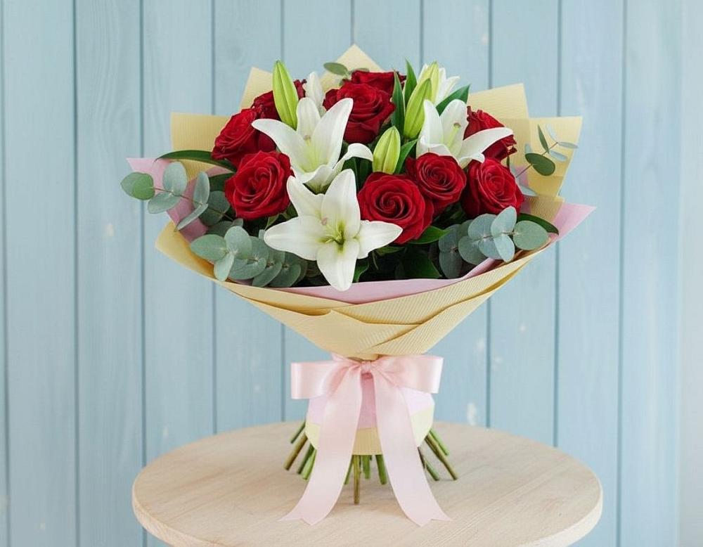 Букет цветов из: Лилии и Розы в Суражи